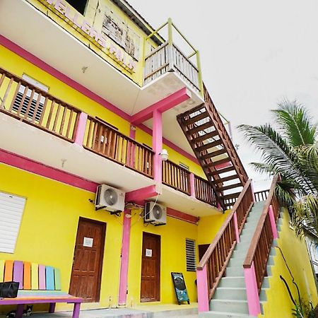 Travellers Palm Backpackers Hostel Caye Caulker Ngoại thất bức ảnh