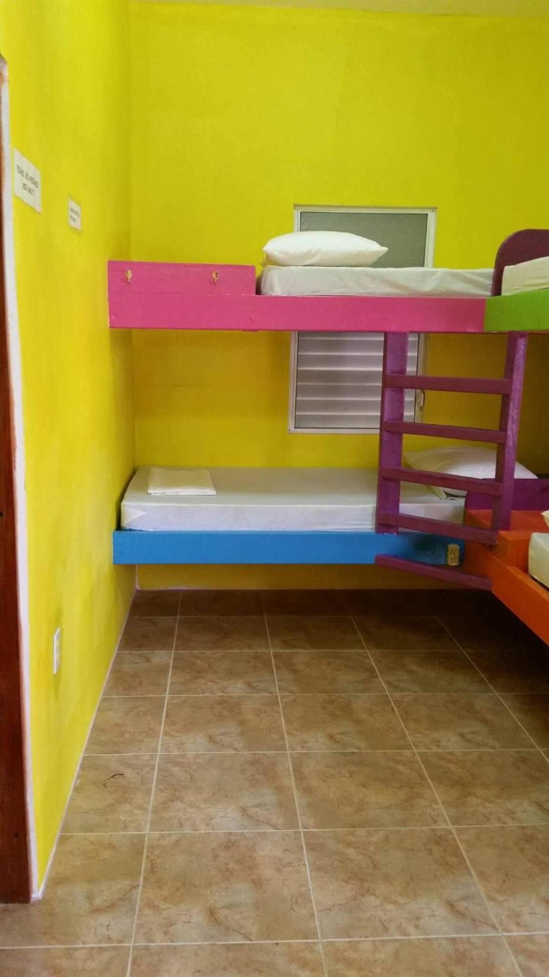 Travellers Palm Backpackers Hostel Caye Caulker Ngoại thất bức ảnh