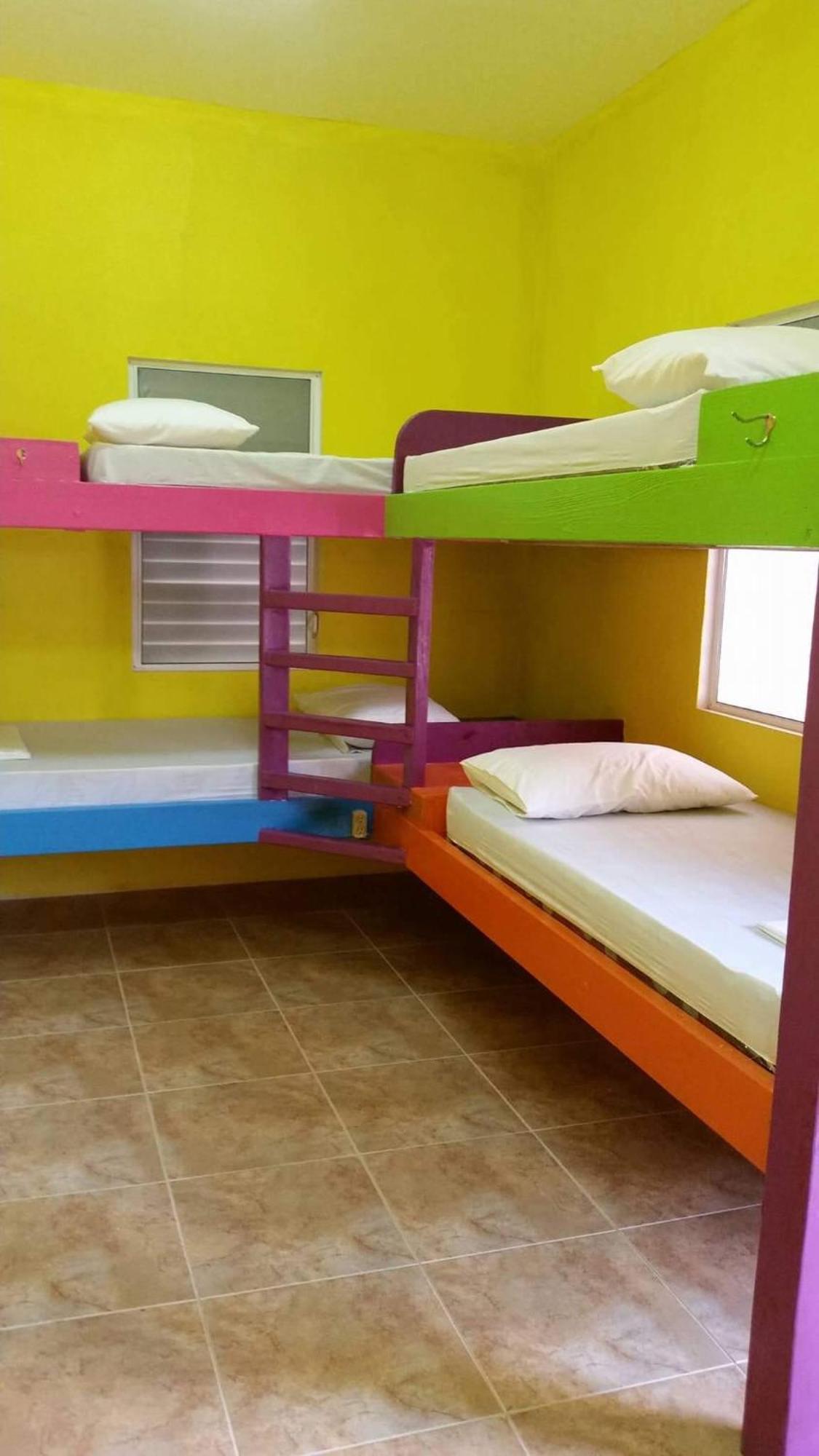 Travellers Palm Backpackers Hostel Caye Caulker Ngoại thất bức ảnh