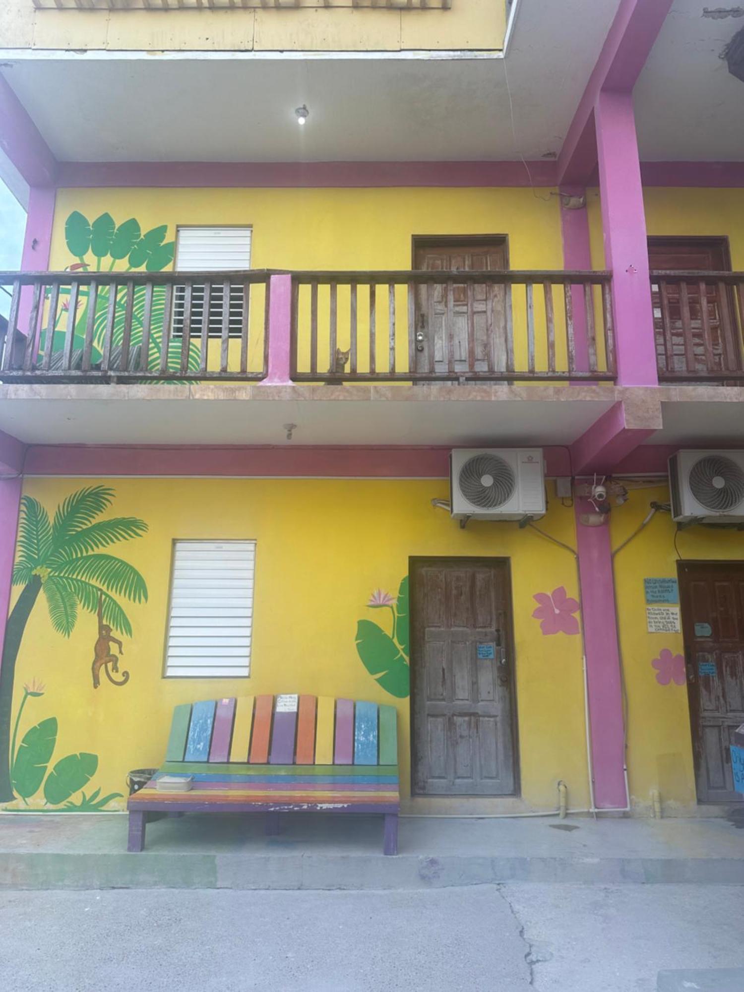 Travellers Palm Backpackers Hostel Caye Caulker Ngoại thất bức ảnh