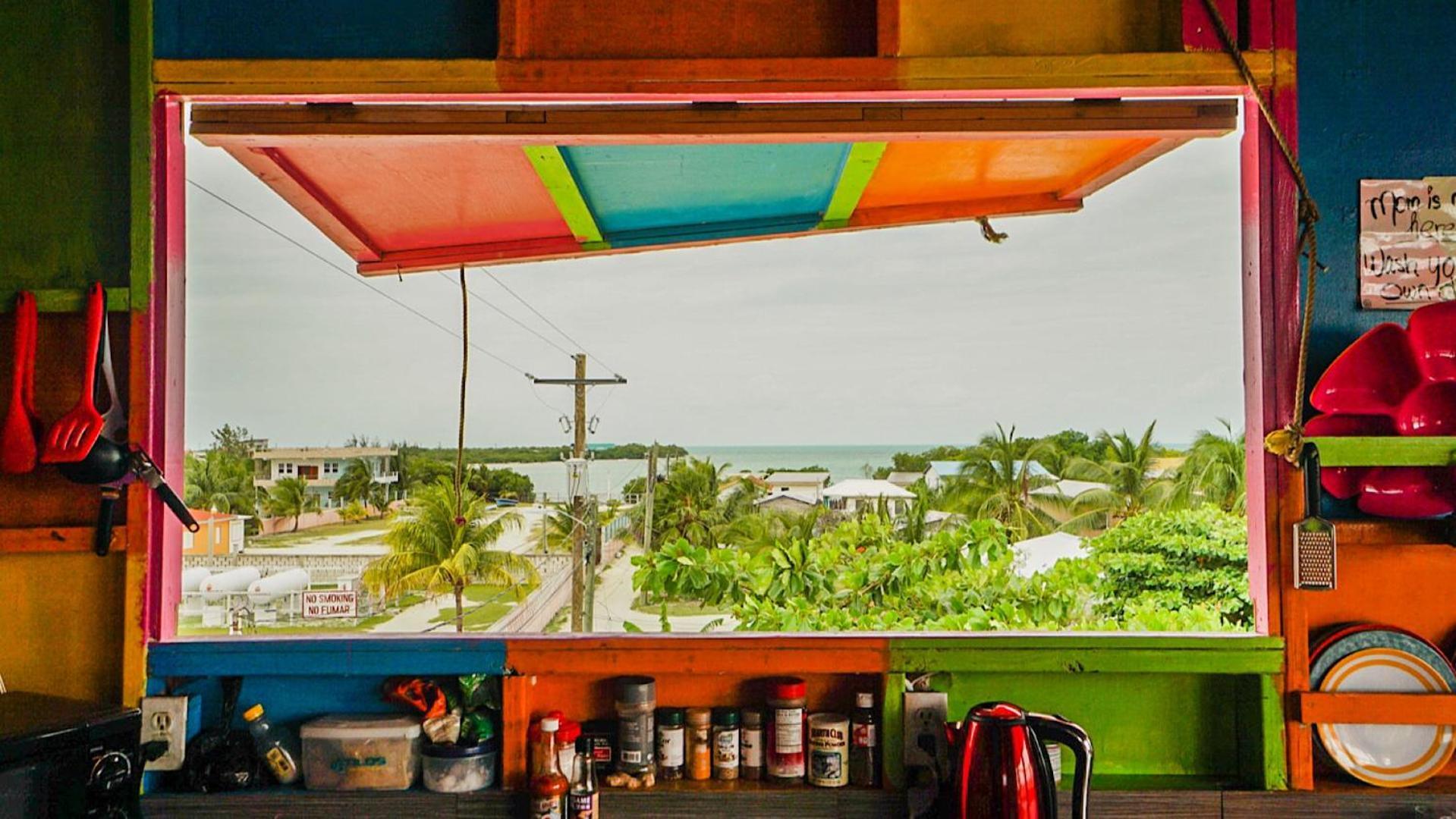 Travellers Palm Backpackers Hostel Caye Caulker Ngoại thất bức ảnh